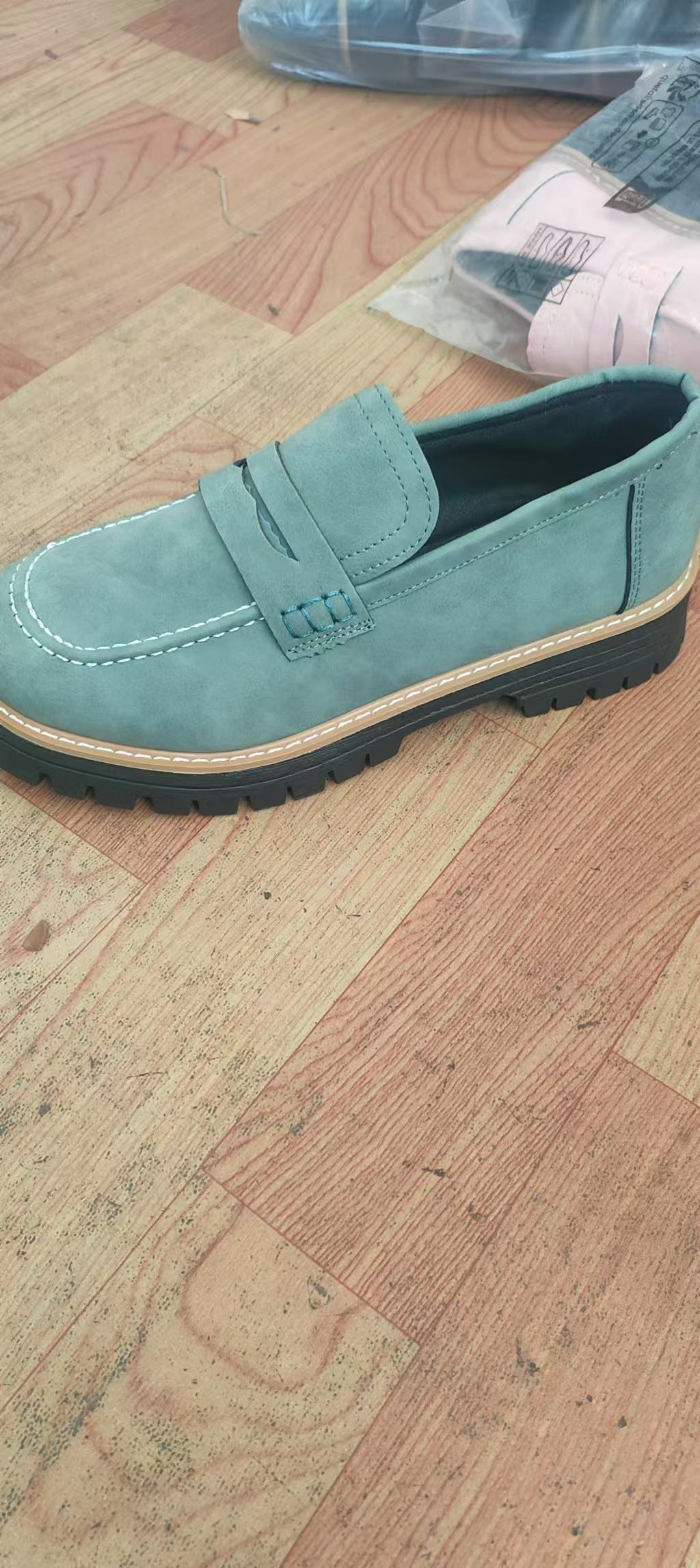 Herren nan robuste Penny-Loafer mit markanter Profilsohle, handwerklicher Ziernaht und gepolstertem Komfortfußbett EB