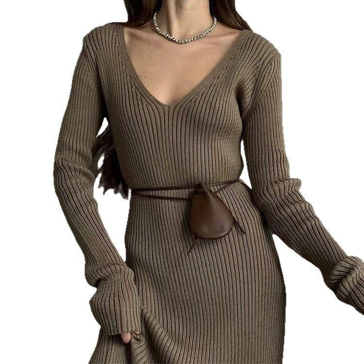 Damen Langarm-Strickkleid mit tiefem V-Ausschnitt und figurbetonter Silhouette EB