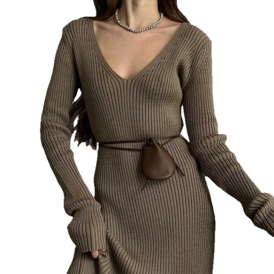 Damen Langarm-Strickkleid mit tiefem V-Ausschnitt und figurbetonter Silhouette EB