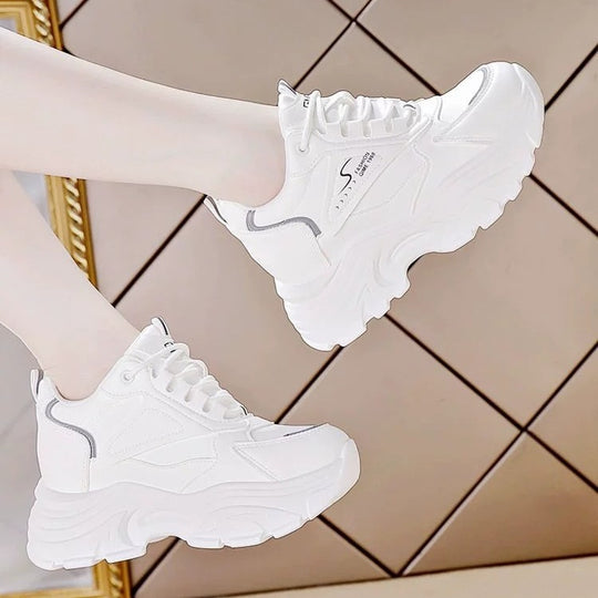 Damen Chunky Lifestyle Sneakers mit dämpfender Sohle und ergonomischem Design EB