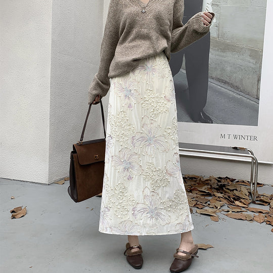 Damen  Maxirock aus samtartiger Jacquardware mit floralem Relief, hoher Taille und seitlichem Beinschlitz EB