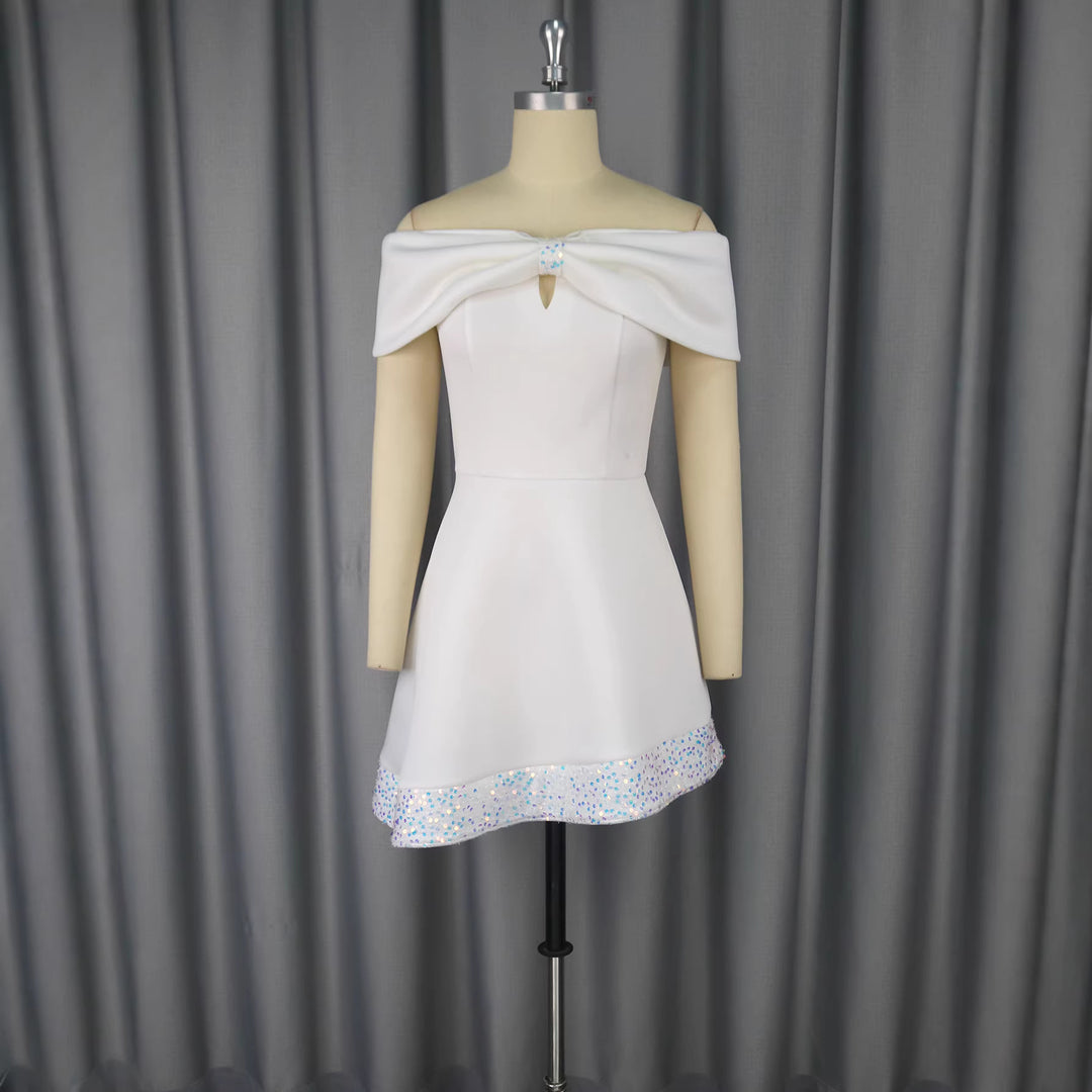 Damen Kurzkleid mit elegantem Off-Shoulder Design und funkelndem Saum EB
