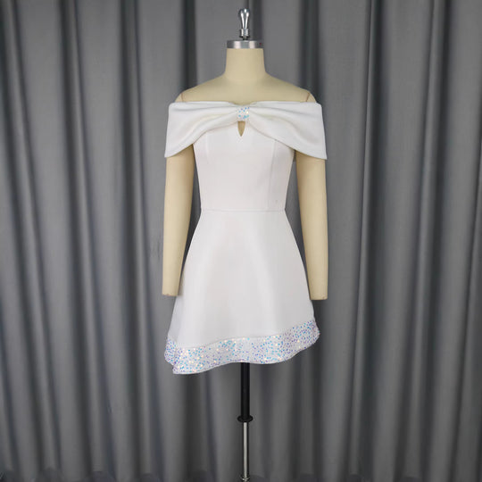 Damen Kurzkleid mit elegantem Off-Shoulder Design und funkelndem Saum EB