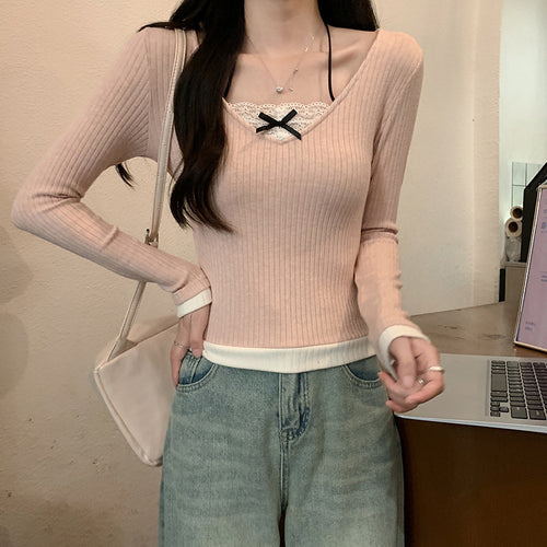 Damen Langarmshirt mit V-Ausschnitt und Spitzenakzenten EB