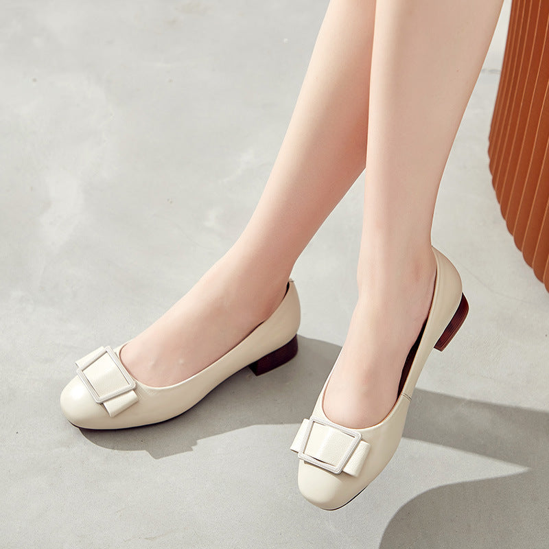 Damen Elegante Pumps mit modischem Schnallen-Detail und bequemem Blockabsatz EB