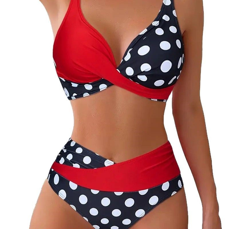 Damen Bikinimodell im modernen Wickelstil EB