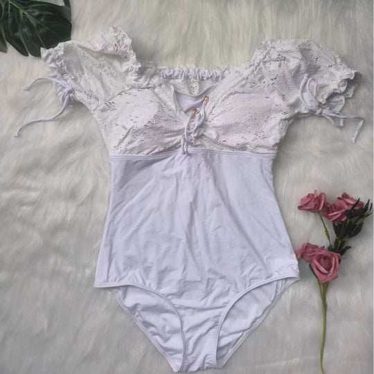 Damen Einteiler-Badeanzug mit romantischen Spitzen-Details EB