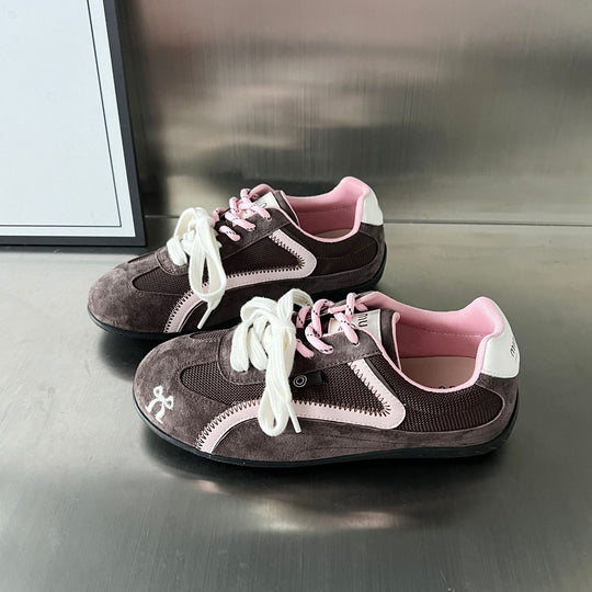 Damen Sportliche Sneakers mit atmungsaktiver Mesh-Oberfläche und eleganter Wildlederverzierung EB