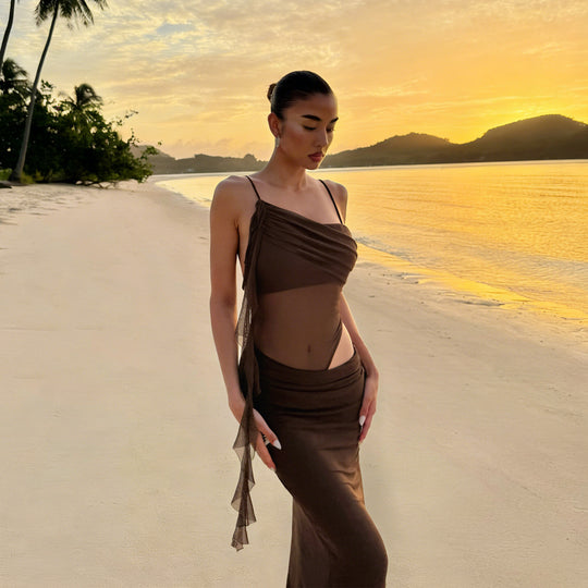 Damen elegantes Abendkleid mit raffinierten Rüschendetails und transparenten Einsätzen EB