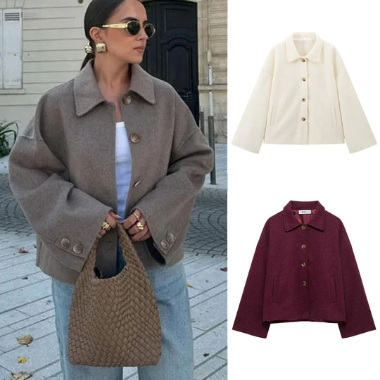 Damen nan kurze kastige Wolljacke mit Hemdkragen, durchgehender Knopfleiste und eingesetzten Eingrifftaschen EB