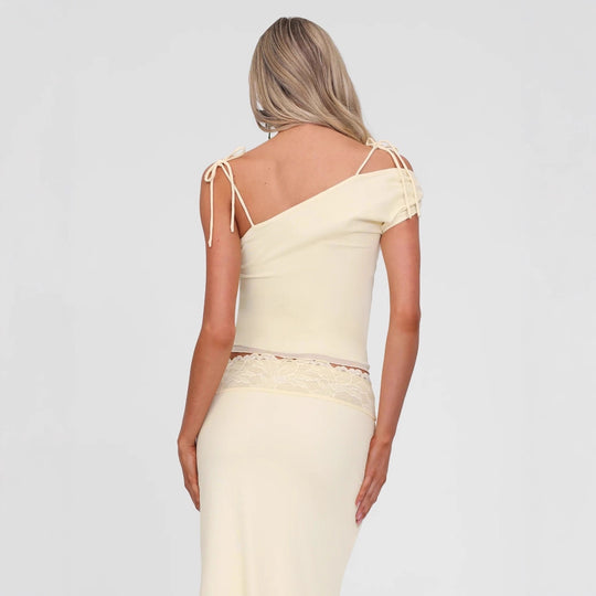 Damen Elegantes Blumenkleid mit fließendem Stoff und feinen Trägern EB