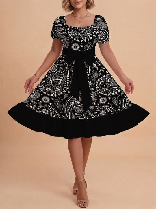 Damen Verspieltes Maxikleid mit Bärenmuster und taillierbarem Band EB