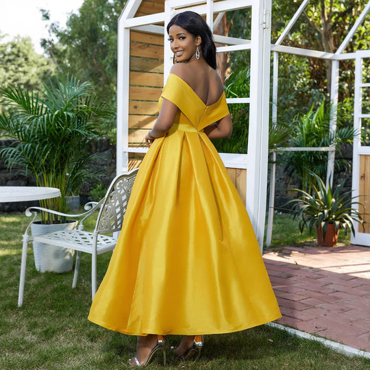 Damen Hochwertiges Abendkleid mit schulterfreiem Design und elegantem Saum EB