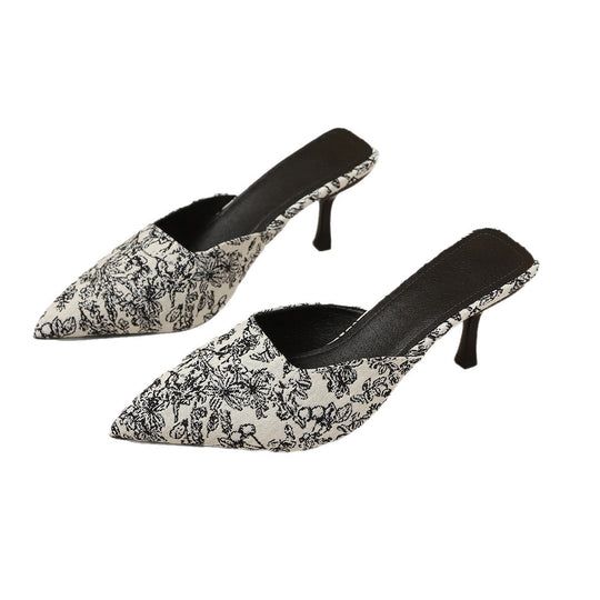 Damen Mules mit elegantem Spitzenschuh und zierlichem Absatz EB