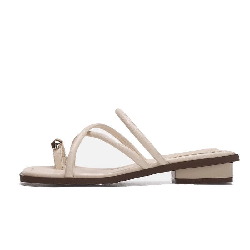 Damen elegante Zehentrenner-Sandalen mit dekorativem Riemendesign und goldfarbenem Akzent EB