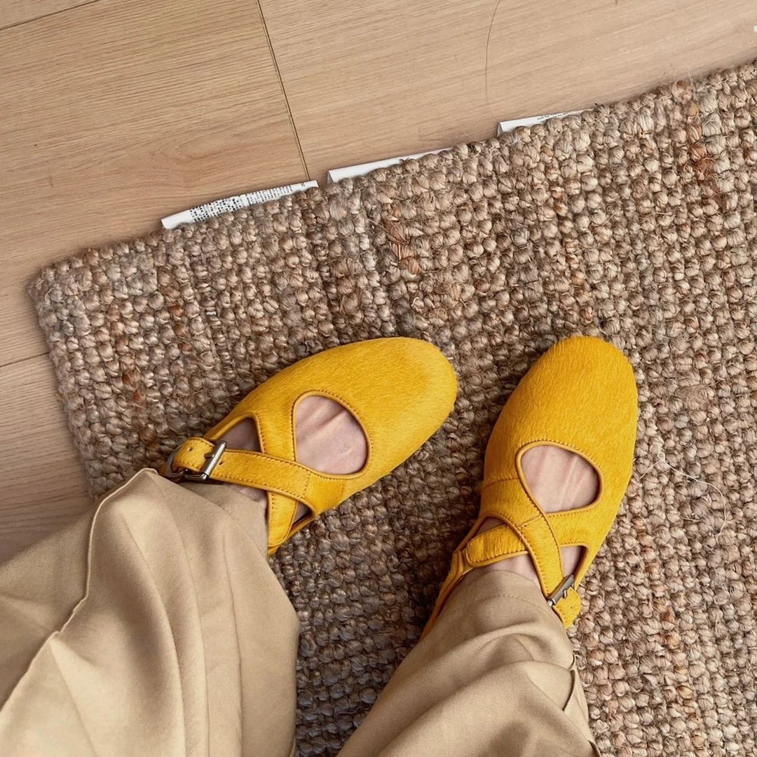 Damen Ballerinas mit elegantem Riemen und geschwungener Form EB