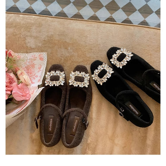 Damen Ballerina-Schuhe mit funkelnden Strassdetails und nostalgischem Riemenverschluss EB
