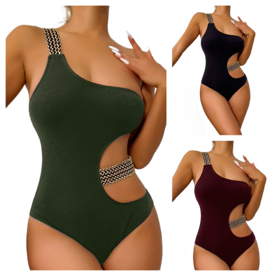 Damen Einteiliger Badeanzug mit asymmetrischem Cut-Out und modischen Kettenakzenten EB