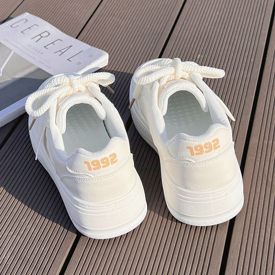 Damen Sportliche Plateau-Sneaker im minimalistischen Design EB