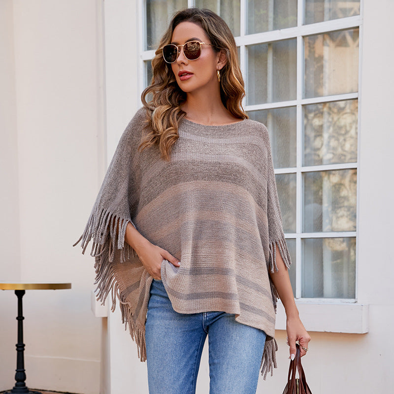 Damen eleganter Poncho mit strukturiertem Design und fransigen Details EB