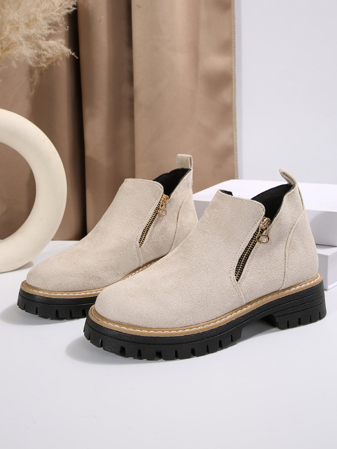 Damen Trendige Chelsea-Boots mit seitlichem Reißverschluss und rutschfester Sohle EB