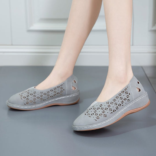 Damen Atmungsaktive Slip-On Clogs mit elegantem Lochmuster und rutschfester Sohle EB