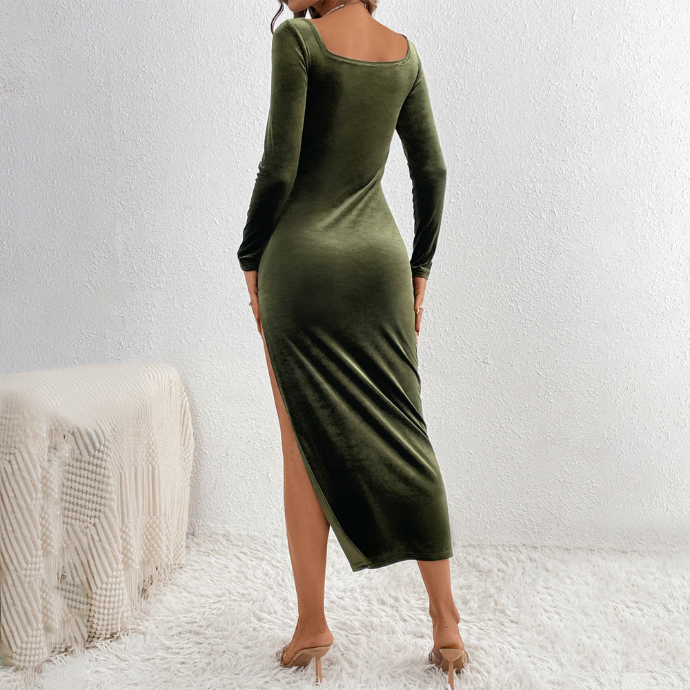 Damen figurbetontes Samt-Maxikleid mit langen Ärmeln, taillierter Silhouette und hohem Beinschlitz Eichborn Berlin