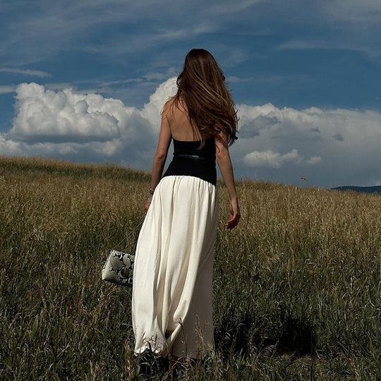Damen Elegantes Maxikleid mit hochgeschlossenem Design und zwei Farbdetails EB