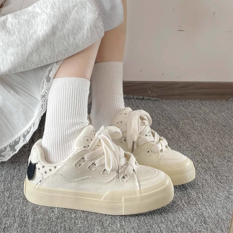 Damen Komfortable Sneakers mit dickem Plateau und verspieltem Schnürsystem EB