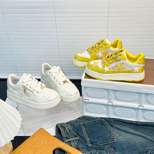 Damen Sneakers mit dekorativen Sternenapplikationen und stabiler Laufsohle EB