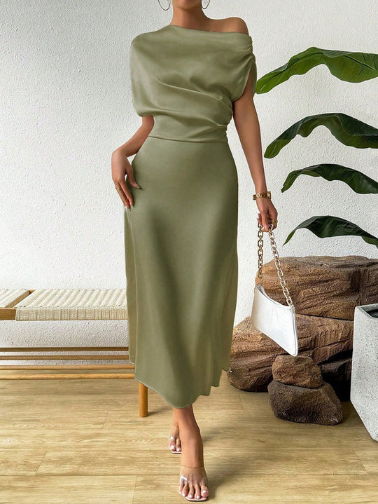 Damen Elegantes und fließendes Abendkleid mit asymmetrischem Schnitt EB