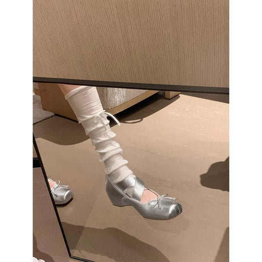 Damen elegante Ballerinas mit kreuzenden Riemen und dekorativem Schleifen-Akzent EB