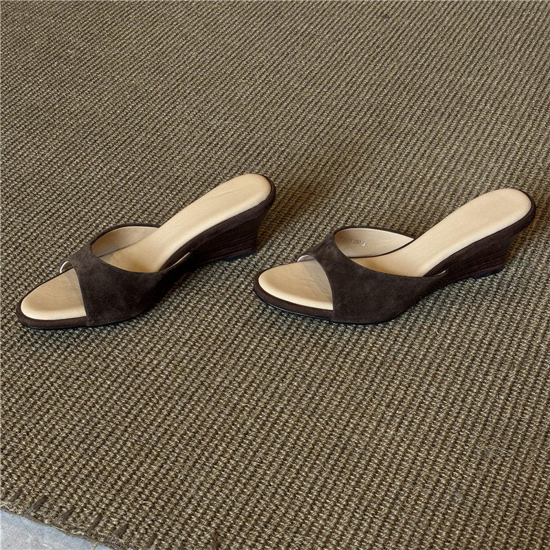 Damen elegante Keil-Mules mit geschwungener Sohle EB