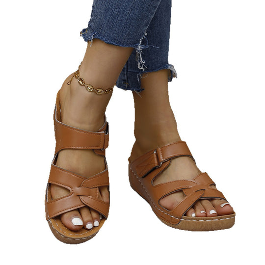 Damen Komfortable Wedge-Sandalen mit modischem Riemendesign EB