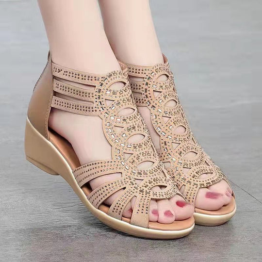 Damen Elegante Riemensandalen mit einzigartigem Schnitt EB