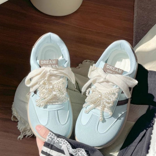 Damen Sneakers mit stilvollen Perlen-Schnürsenkeln EB