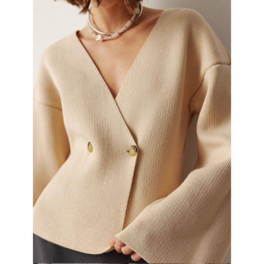 Damen modische Strickjacke mit tiefem V-Ausschnitt und eleganten Knopfdetails EB