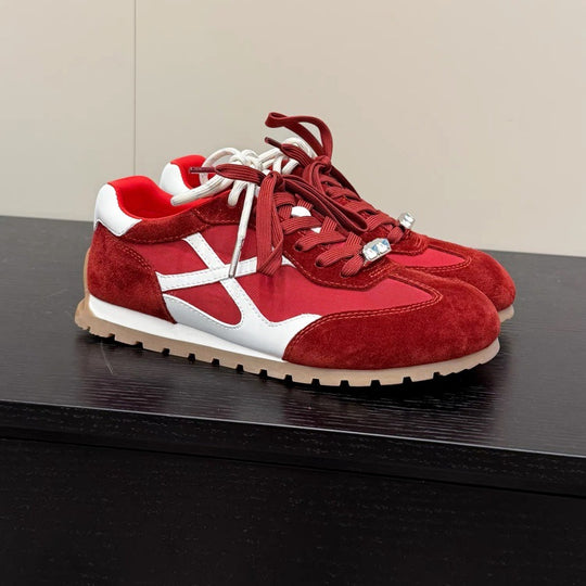Damen Sneakers im Retro-Stil aus hochwertigem Wildleder mit einzigartigem Schnürdesign EB