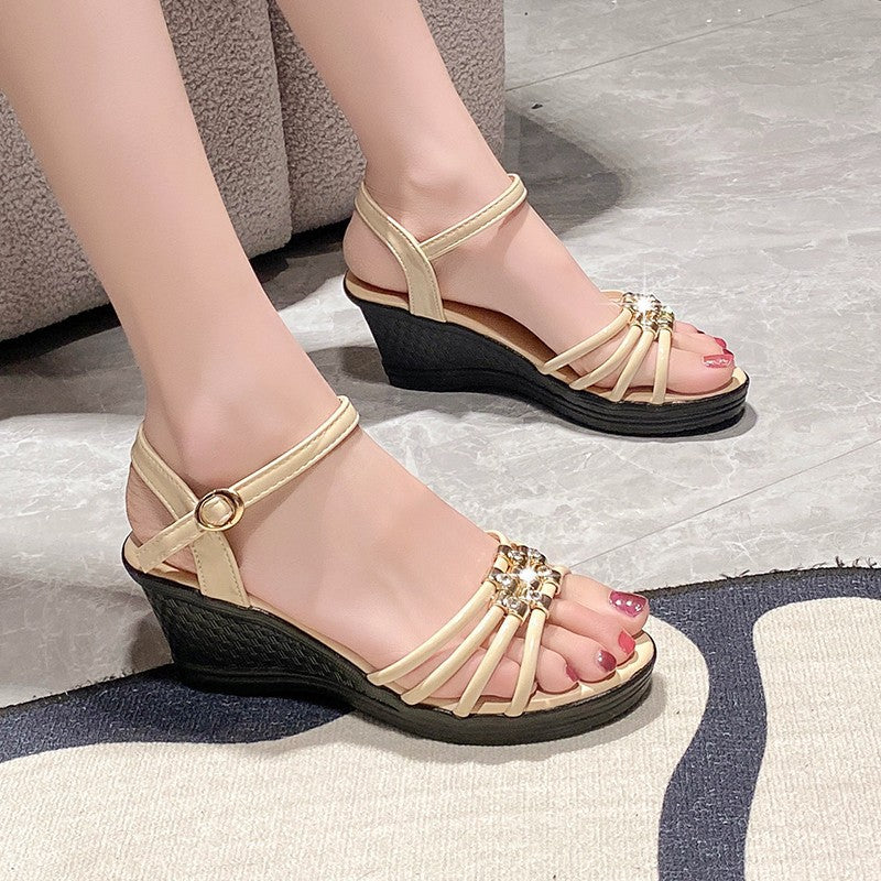 Damen Wedge-Sandaletten mit funkelnden Ziersteinen und elegantem Riemendesign EB