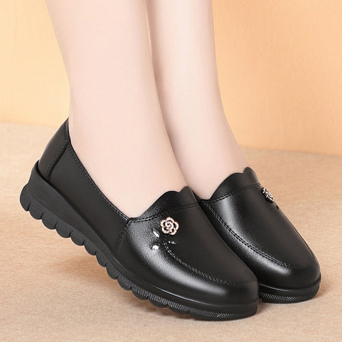 Damen Elegante Slipper mit floralem Schmuckdetail und rutschfester Sohle EB