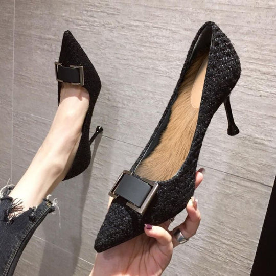 Damen elegante spitze Pumps mit Glitzer-Akzent und moderner Schnallenverzierung EB