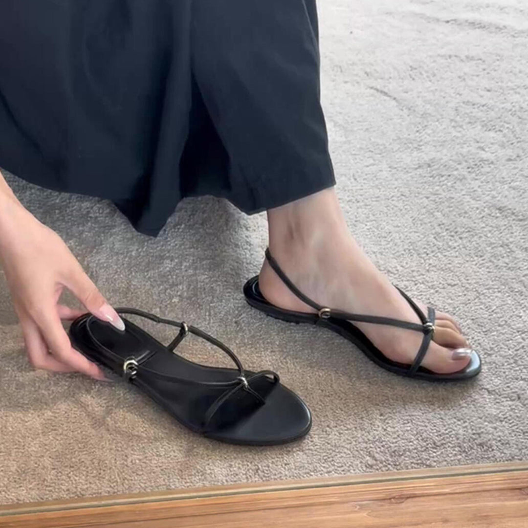 Damen flache Sandalen mit verstellbarem Riemendesign und luxuriösen Akzenten EB