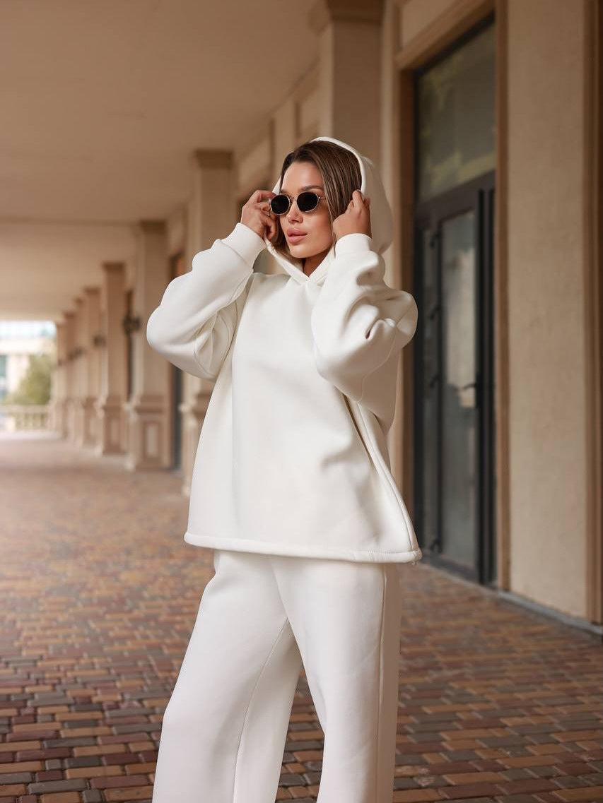 Damen Loungewear-Set mit oversized Kapuzenpullover und weiter High-Waist Jogginghose EB