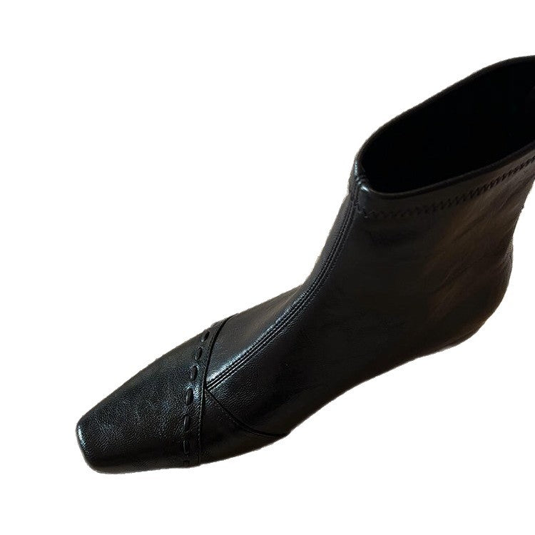 Damen Stiefeletten mit schmalem Schnitt und modischen Nähten EB