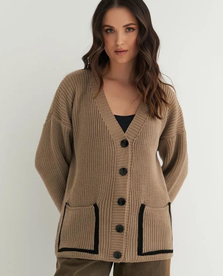 Damen Lässiger Strickcardigan mit tiefem V-Ausschnitt und praktischen Taschen EB