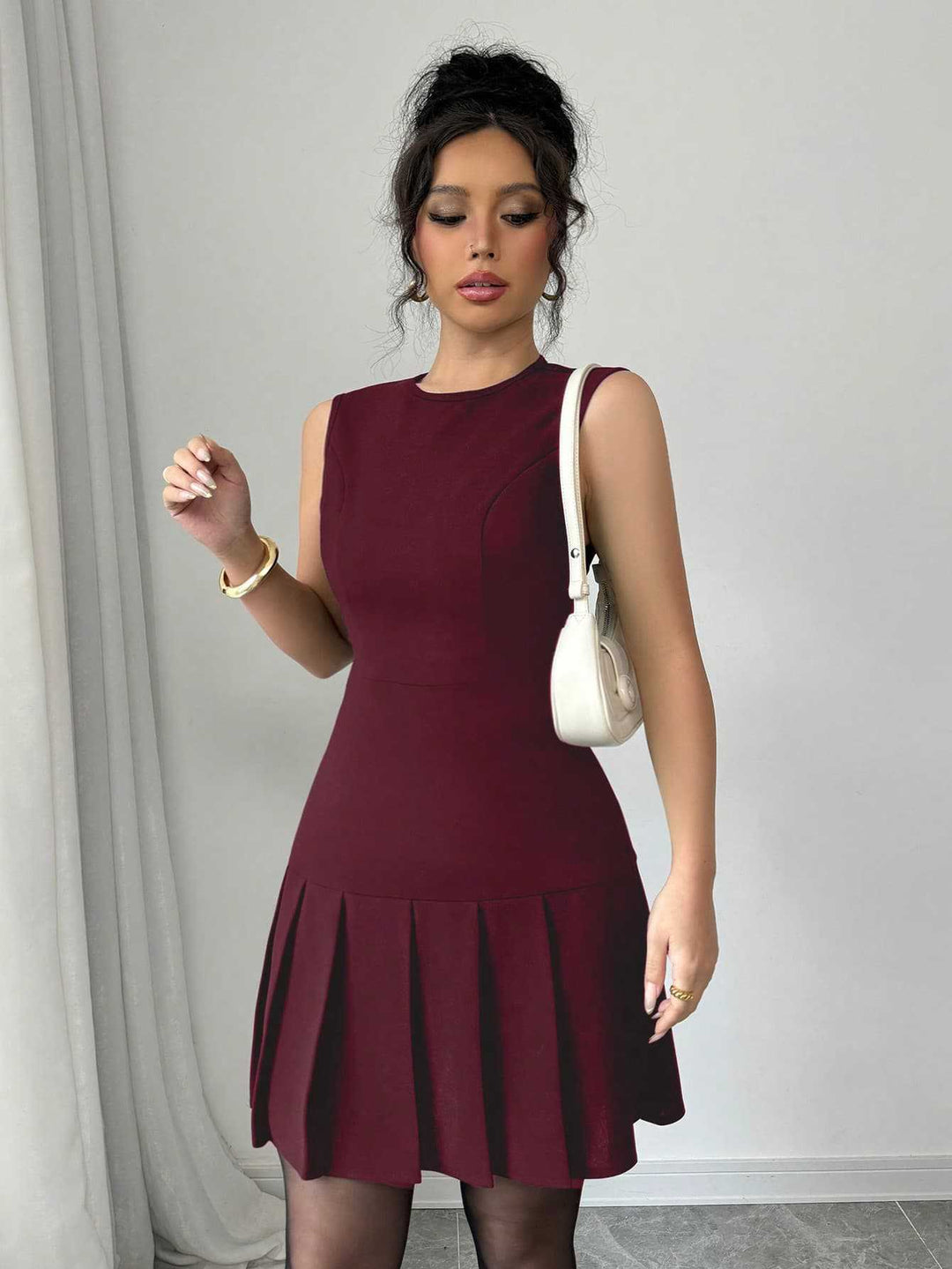 Damen Plissiertes Minikleid mit figurbetonter Silhouette EB