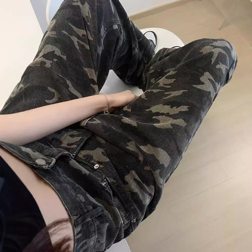 Damen Cargohose mit weitem Bein und modernem Camouflage-Muster EB