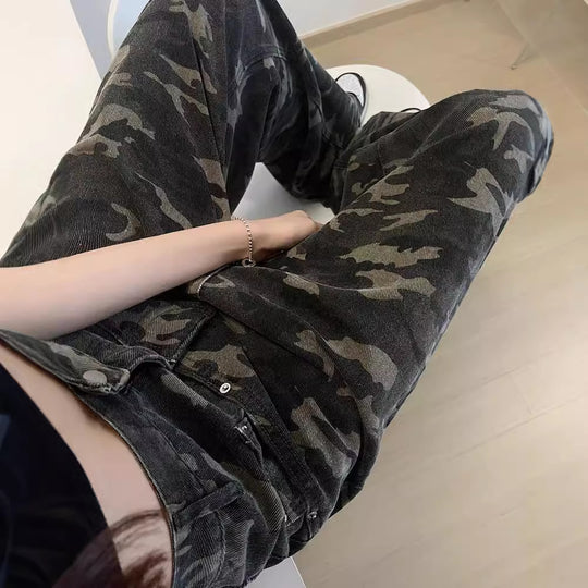 Damen Cargohose mit weitem Bein und modernem Camouflage-Muster EB