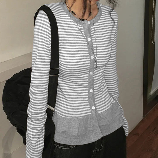 Damen nan feiner Kurzcardigan mit Knopfleiste, Spitzenkragen und welligem Saum EB