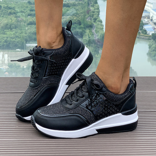 Damen stylische Keil-Sneaker mit metallischer Optik großflächigen Ziersteinen und gepolstertem Komfortfußbett EB